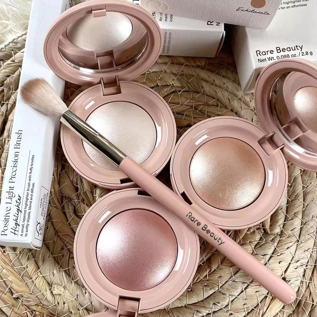 Rara bellezza evidenziare polv - Fenty Beauty Makeup Highlighter recensione e prezzo